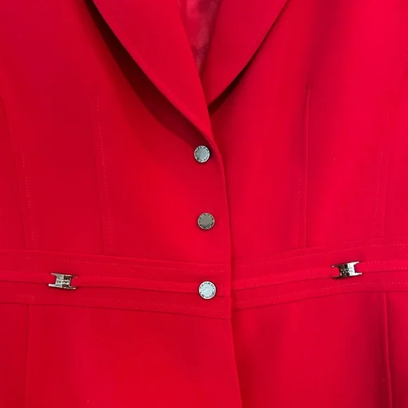 Tahari beautiful deep red women’s blazer jacket. flattering cut-style - size 8 - Picture 11 of 14